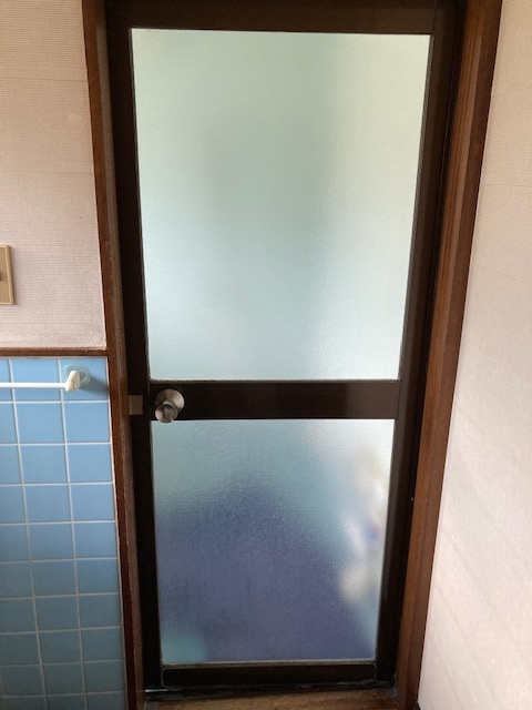 浴室ドア取替え　施工前